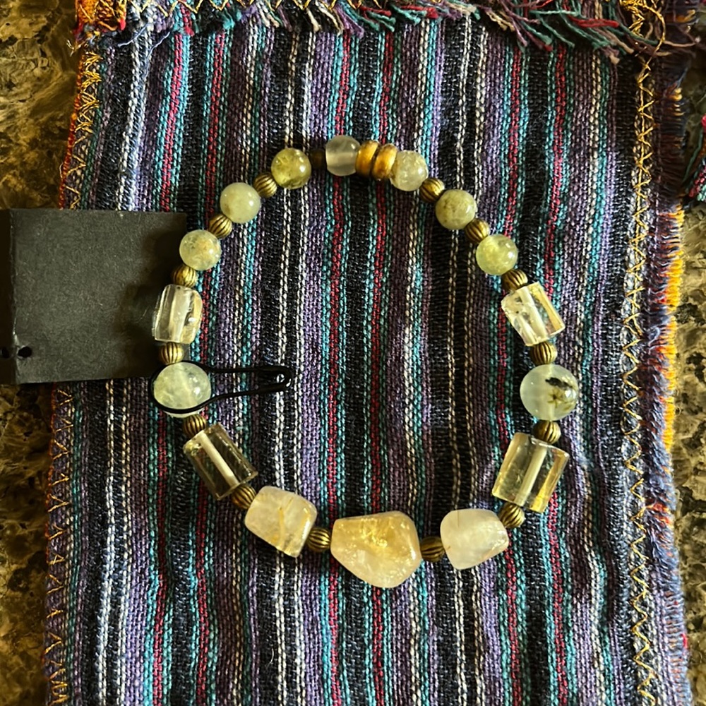 Hand-made semi-precious gemstone bracelet. Prehnite.